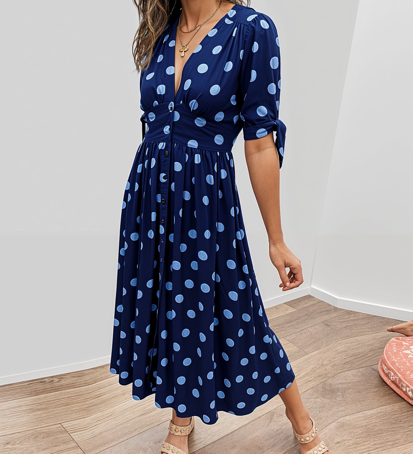 VESTIDO ELEGANTE CON ESTAMPADO DE LUNARES